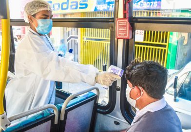 Covid-19: Ação sanitária volante da Saúde vai medir a temperatura dos passageiros de ônibus em Linhares Covid-19: Ação sanitária volante da Saúde vai medir a temperatura dos passageiros de ônibus em Linhares