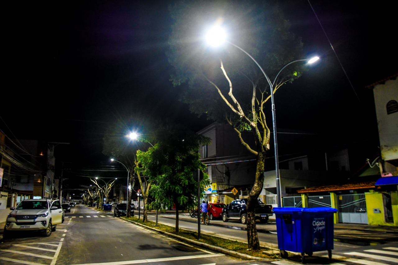 Juparanã: iluminação de LED é implantada na Avenida Presidente ...