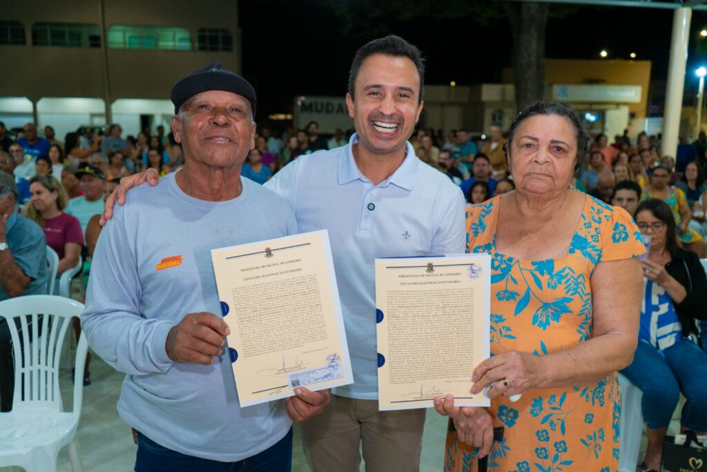 Regularização fundiária: mais 120 famílias do distrito de Bebedouro recebem títulos de propriedade Regularização fundiária: mais 120 famílias do distrito de Bebedouro recebem títulos de propriedade